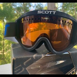 Scott ski/snowboard goggles. EUC